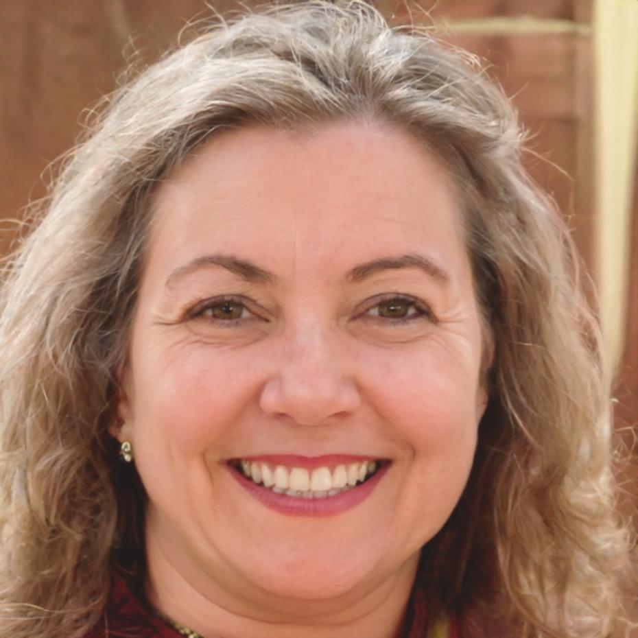 Financial communication instructor Siobhan Rafferty